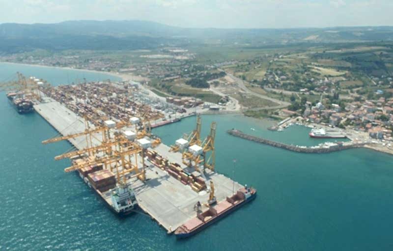 Le secteur maritime reduit l’empreinte carbone par les ports verts